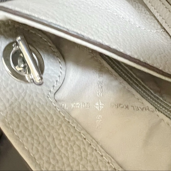 SALE‼️‼️ Michael Kors Large Tote & Wallet Grey - Picture 6 of 6